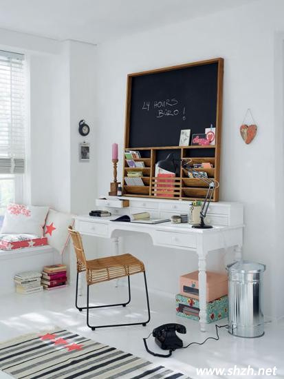 電腦室設(shè)計 電腦桌 居家電腦室